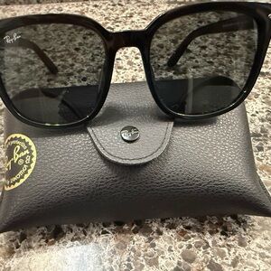 Ray-Ban Classic Black Sunglasses with Case